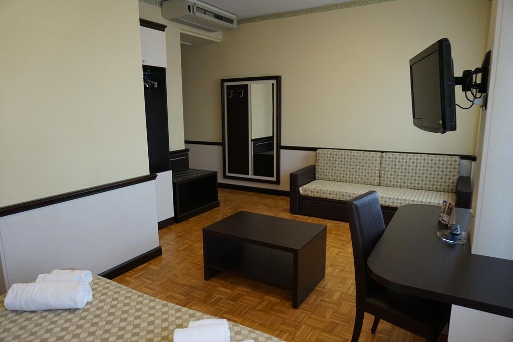 Hotel Astoria Fidenza Pokoj fotografie