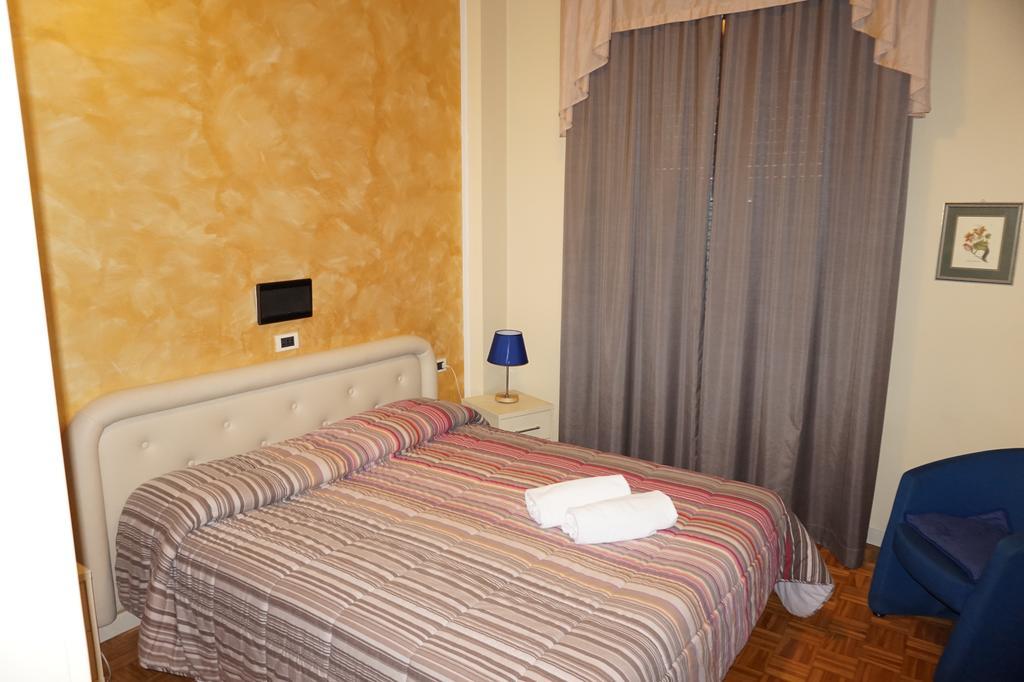 Hotel Astoria Fidenza Pokoj fotografie