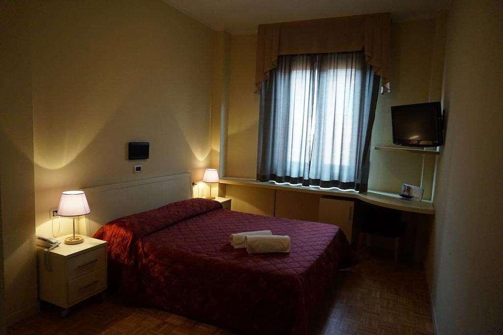 Hotel Astoria Fidenza Pokoj fotografie